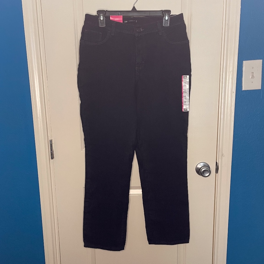 Lee Classic Fit Straight Leg Jeans